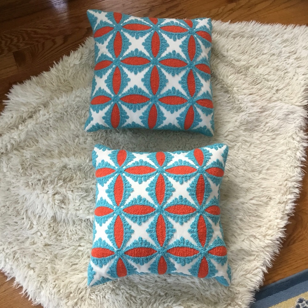 ~TEAL/WHITE/ORANGE WOVEN PILLOW SET~